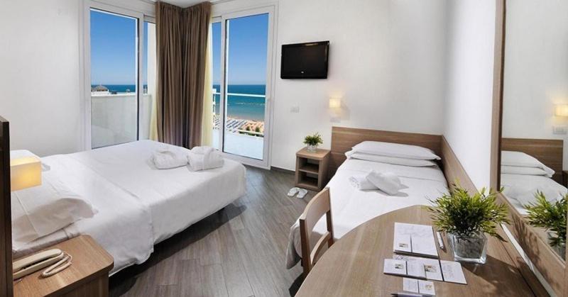 Hotel Atlantic & Spa Gabicce Mare Extérieur photo