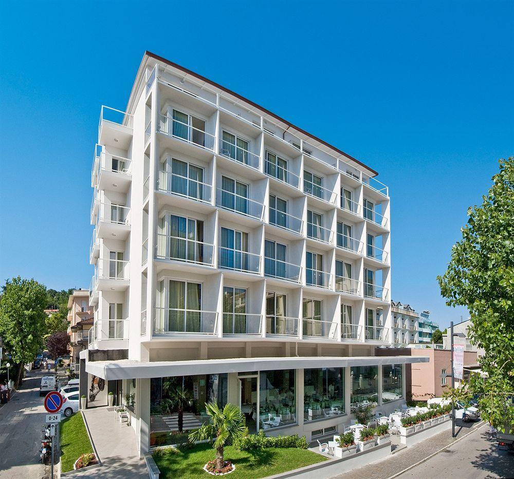 Hotel Atlantic & Spa Gabicce Mare Extérieur photo