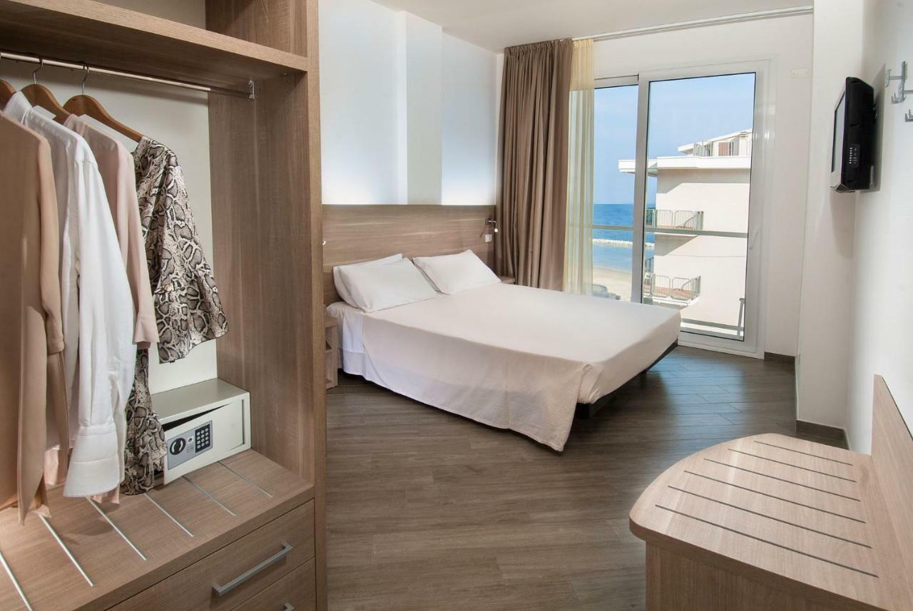 Hotel Atlantic & Spa Gabicce Mare Extérieur photo